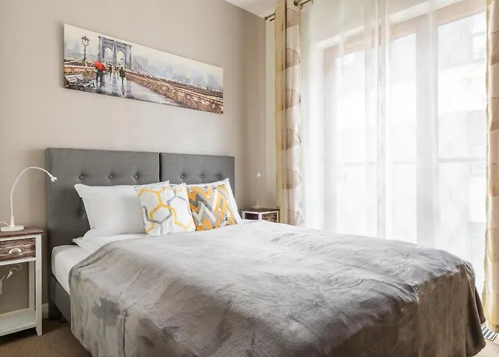 Pawia 51 - Compact By Renters Varsó